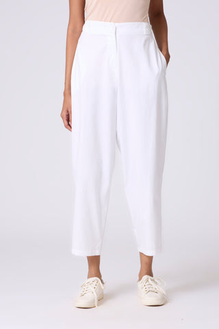 Classic Narrow Leg Capris - White